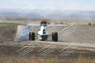 media/Oct-26-2025-CalClub SCCA (Sun) [[8ce1e69566]]/Group 6/Grapevine/